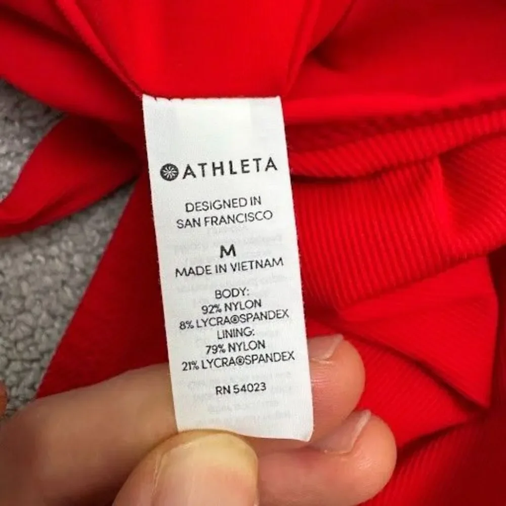 Athleta Ribbed One Piece Swimsuit Padded Womens Medium Bright Red Scoop Neck